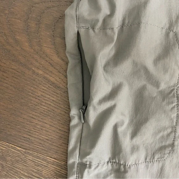 REI Gray Active Capri Pants Lightweight Fishing Gardening Hiking Pants Size 4 - Picture 4 of 5